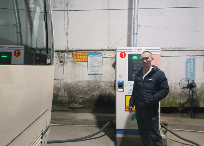 景德鎮(zhèn)長(zhǎng)運(yùn):樂(lè)平公交開通首趟子夜通勤車