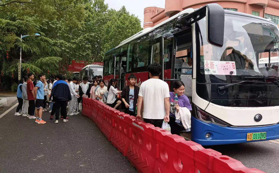 吉安長運:永新公司全力以赴接送體考學(xué)生