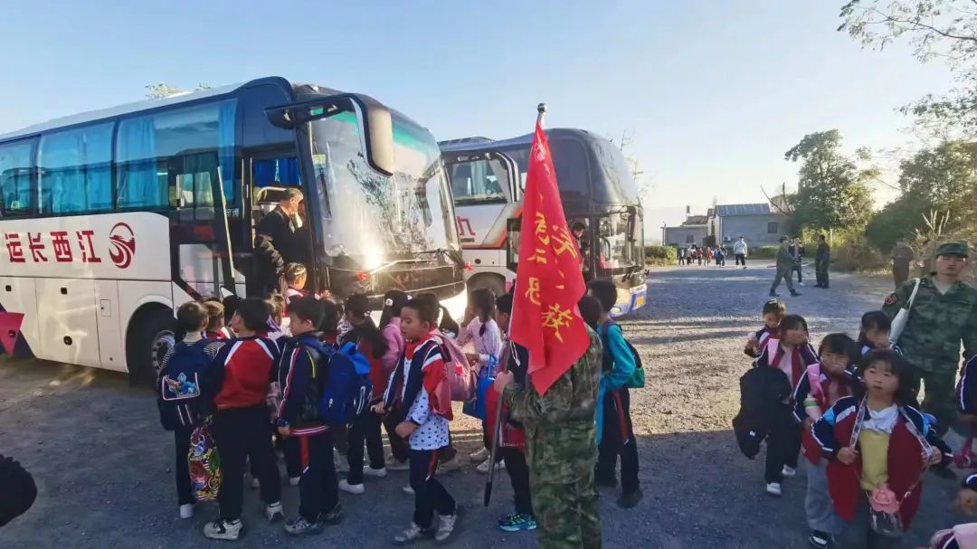 九江長運(yùn):護(hù)航白槎小學(xué)研學(xué)花千谷