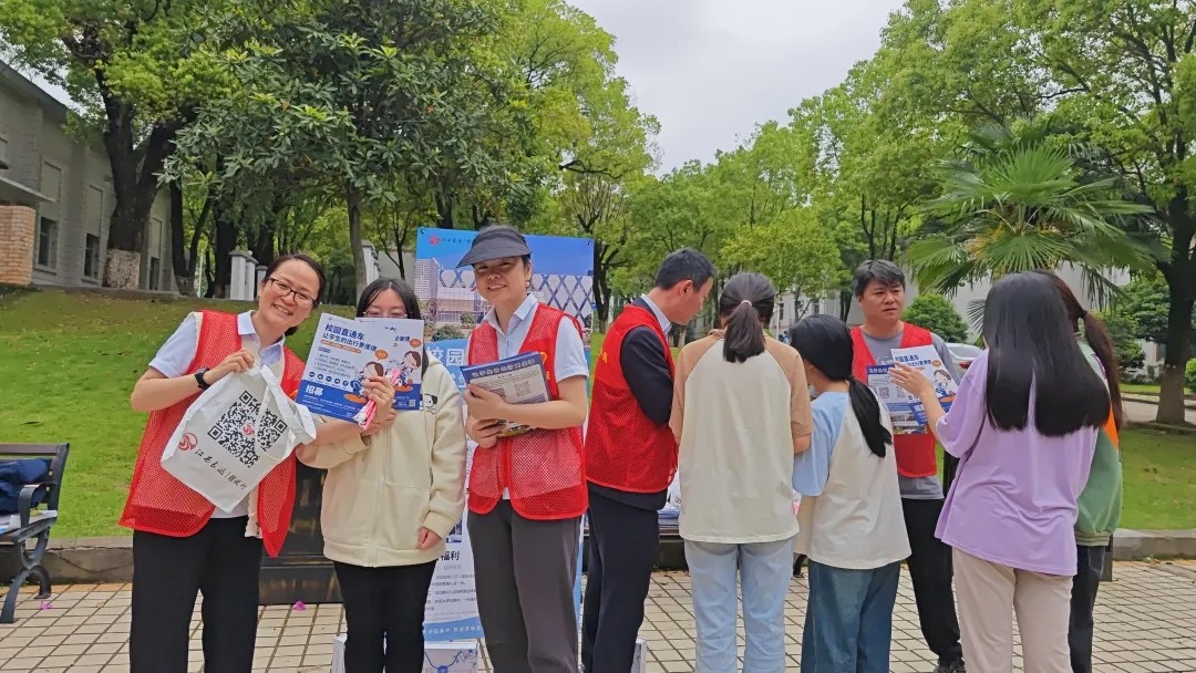 都市城際公交：“五一”校園直通車(chē)地推活動(dòng)正式啟動(dòng)