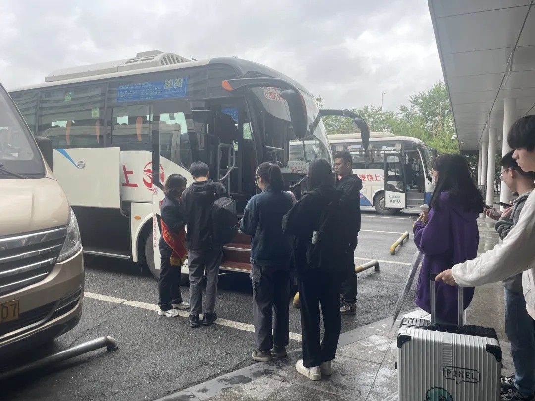 上饒汽運:“五一”期間 景區(qū)直通車用服務圈粉無數(shù)