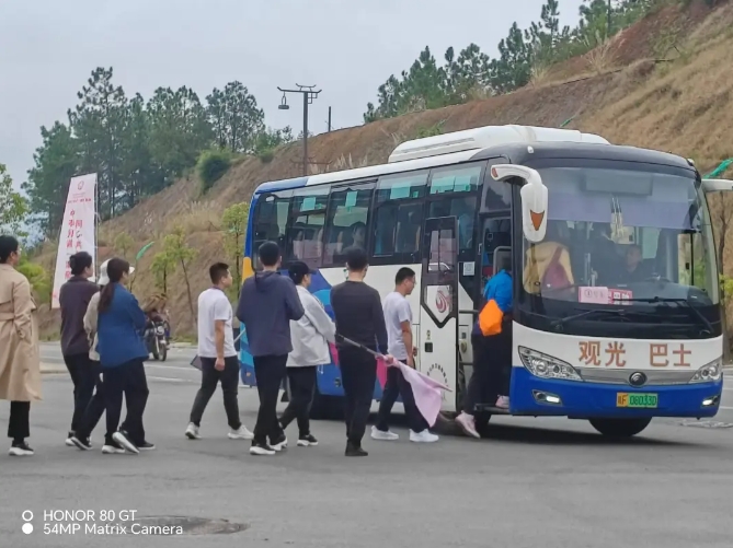 撫州長運:圓滿完成“和美村寨 民族團(tuán)結(jié)跑”運輸保障任務(wù)